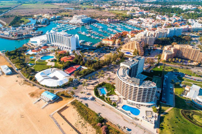 Stay at Hotel Ampalius